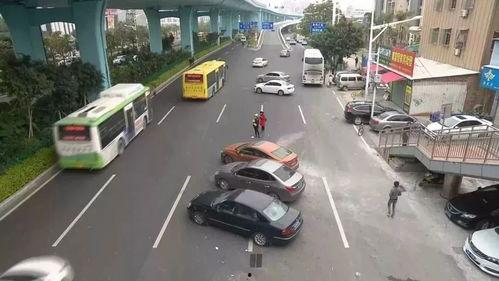 广东爆料停车混乱视频,乱停乱放成难题  第1张